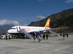 A319-100 of Drukair (DRUK AIR) (A5-RGG)